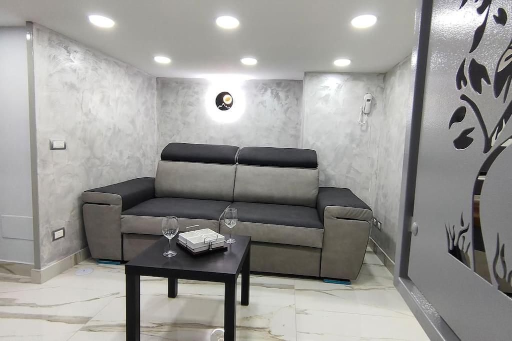 Ferienwohnung Il Duomo A Due Passi Neapel Exterior foto
